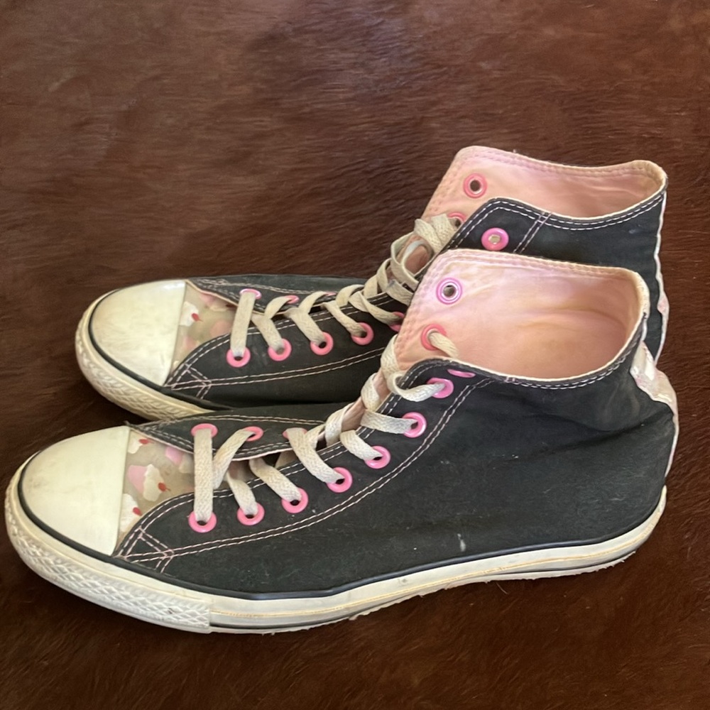 Custom Hightop Converse - Picture 3 of 8